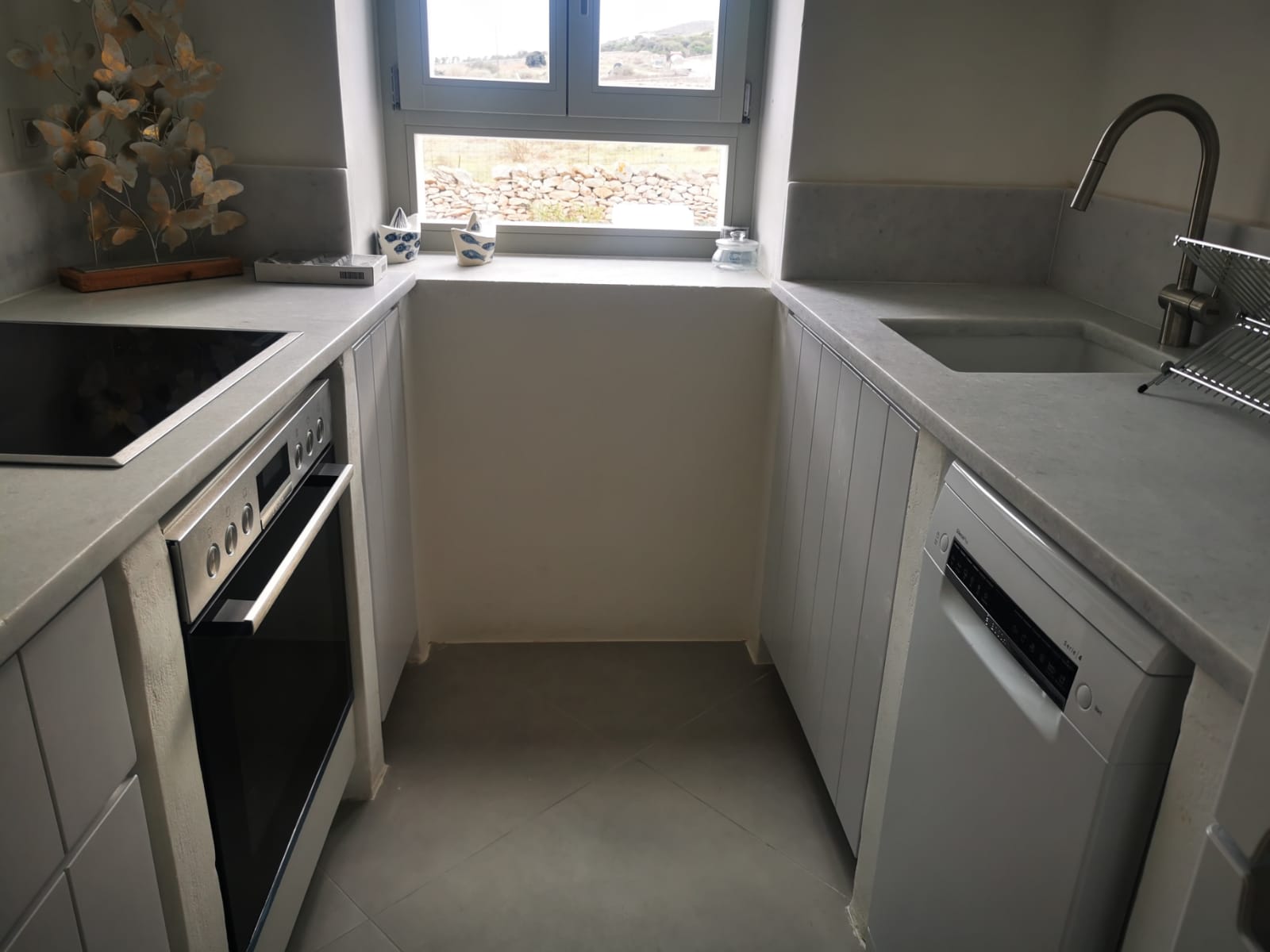 House 5 kitchen